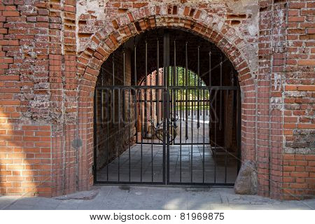Gateway To The Courts