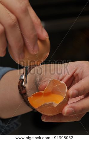 Egg cracking