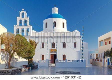 Main white blue orthodox church of Panagia Platsani, in the village of Oia. Santorini.
** Note: Visible grain at 100%, best at smaller sizes