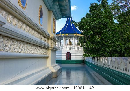 Sri Lanka, Danbulla, view of  the Golden Temple