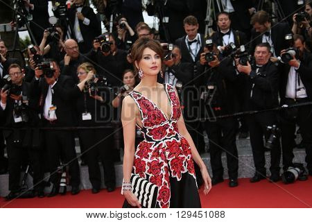  Frederique Bel attends the 'Cafe Society' premiere and the Opening Night Gala during the 69th Cannes Film Festival at the Palais des Festivals on May 11, 2016 in Cannes, France.