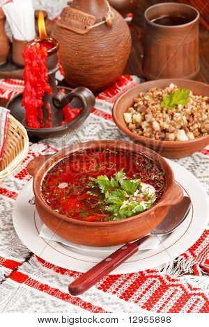 Litouwse Borsjt (Wit-Russische nationale food)