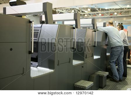 el personal de servicio de equipo impreso