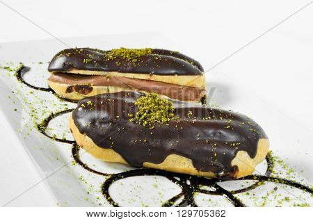 Prepared for special occasions, delicious and beautiful chocolate cake