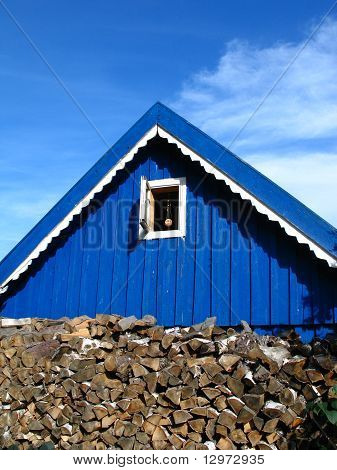 Antiga casa azul na Lituânia