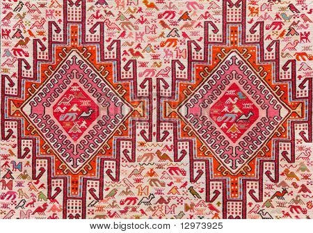 Teppich mit animalischen ornament