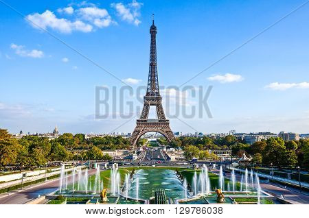 FranceParisthe Trocadero and the Tour Eiffel seen from De Varsovie square