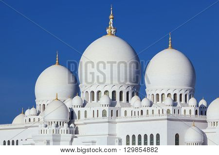 Horizontal view of famous Sheikh Zayed Grand Mosque UAE