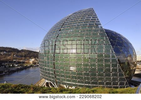 Boulogne-billancourt, France - December 28, 2017: The Seine Musical Is A Set Of Buildings Devoted To