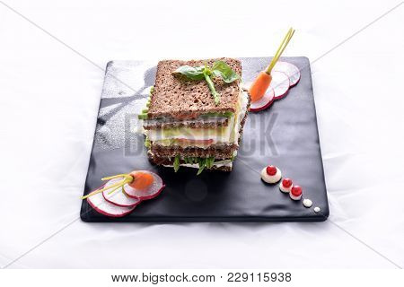 Asparagus Sandwich With Vegetables