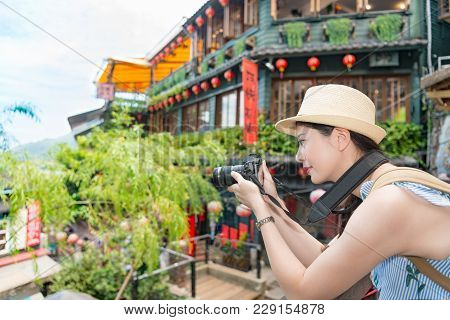 Beautiful Girls Enjoy The Holiday Of Taiwan Travel And Taking The Photo Of Famous Landmarks Amei Tea