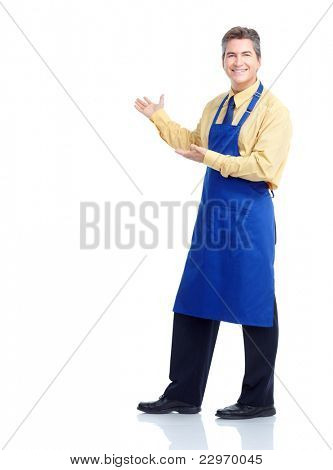 Usměvavý pohledný číšník. Izolované na bílém pozadí.