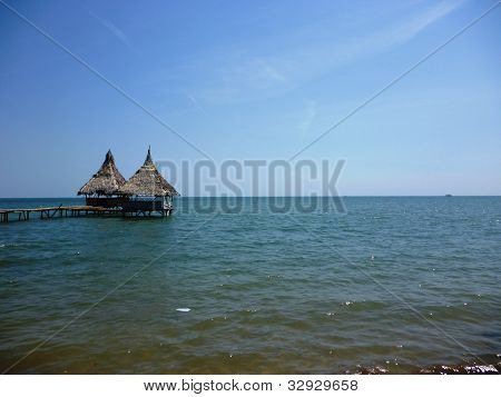 gazebo junto a la playa