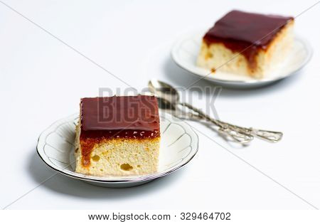 Trilece Sponge Cake With Milk And Caramel Topping