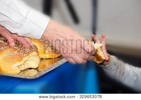 Six-headed Challah With Sesame Seeds, Two Shabbat Loaves, One Piece With Hand, Heavenly Manna, Rest 