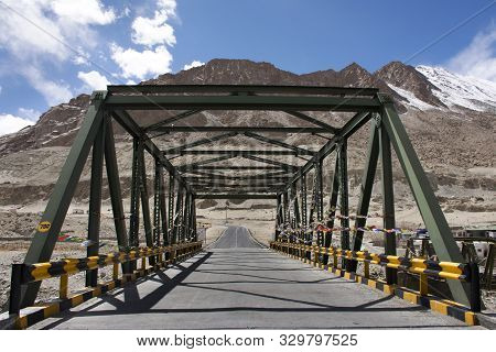 View Landscape With Road Bridge Crossing Sindhu River At Diskit - Turtok Highway And Pangong Lake Ro