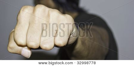 パンチを閉じます。