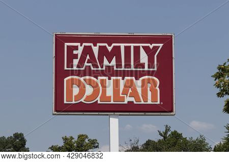 Muncie - Circa August 2021: Family Dollar Variety Store. Family Dollar Is A Subsidiary Of Dollar Tre
