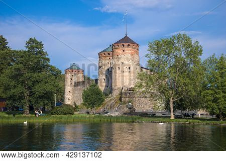 Savonlinna, Finland - July 24, 2018: The Old Fortress Of Olavinlinna (olafsborg) In The Summer Lands