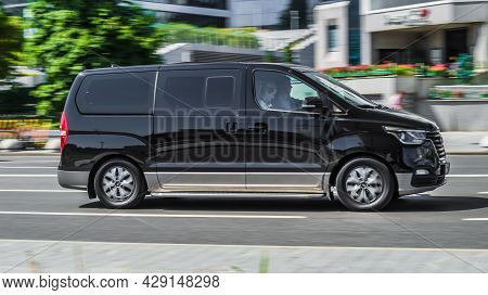 Hyundai Grand Starex Urban Second Facelift On The City Road. Fast Moving Large Mpv On Moscow Streets