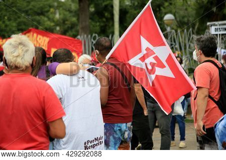 Pt Members Against In Demonstration