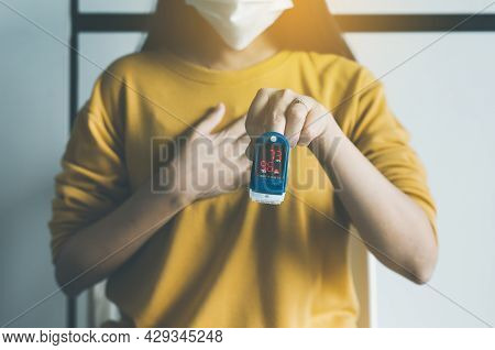 Patient Woman Using Fingertip Pulse Oximeter Oxygen Saturation Meter Spo2 Pr Blood Monitor Finger