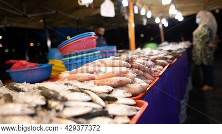 Putrajaya, Malaysia - October 09, 2020: Street Food Night Market At  Putrajaya, Near Kuala Lumpur. A