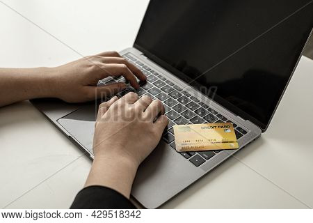 The Concept Of Using Credit Card To Pay For Goods Or Services On Online Websites, Online Shopping By