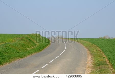 Francia, un camino rural en Condecourt