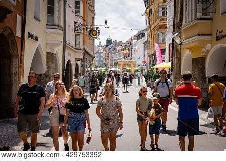 The Historic District Of Innsbruck With Beautiful Pedestrian Zone And Market Square - Innsbruck, Aus