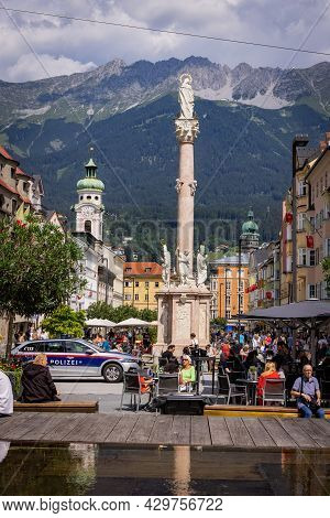 The Historic District Of Innsbruck With Beautiful Pedestrian Zone And Market Square - Innsbruck, Aus