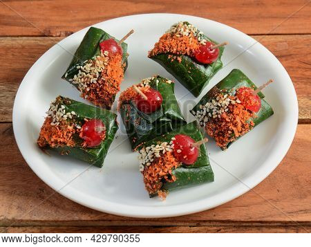 Rajwadi Masala Paan, Indian Traditional Mouth Freshener Wrapped In Betel Leaf, Often Used As An Afte