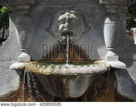Fontana Dei Mascheroni In Turin