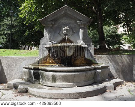 Fontana Dei Mascheroni In Turin
