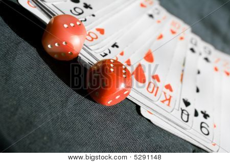 Spillekort og terninger