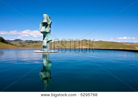 Pool med Statue i Napa Valley
