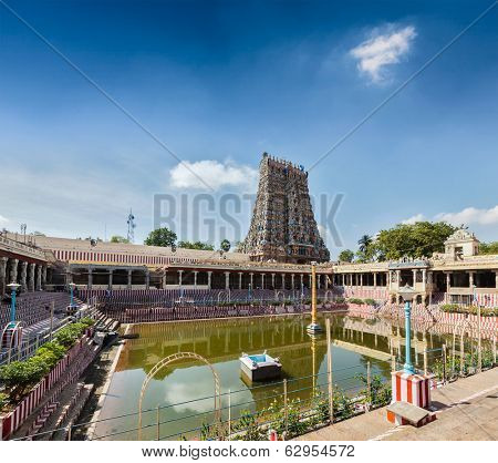 Sri Menakshi Temple water tank, Madurai, Tamil Nadu, India