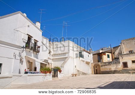 Alleyway. Laterza. Puglia. Italy.