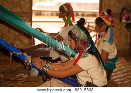 Group Of Kayan Lahwi Girl Is Weaving.