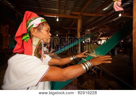 Seniors Kayan Lahwi Girl Is Weaving.