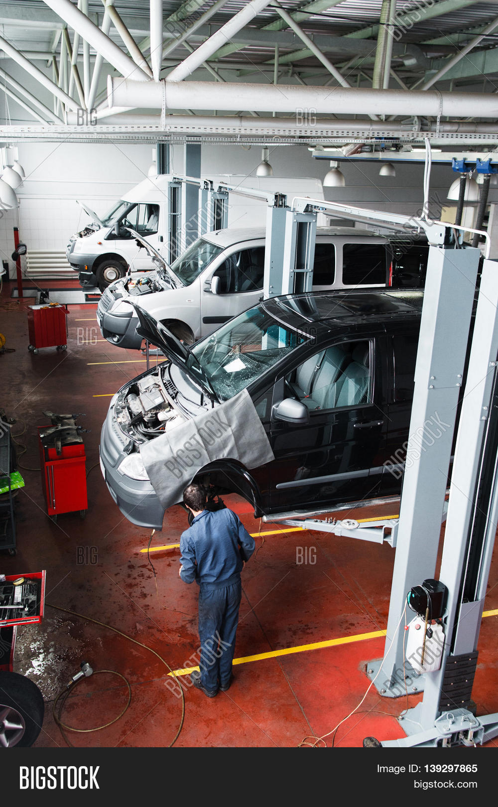 Car Repair Shop Usual Image & Photo (Free Trial) | Bigstock