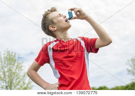 A teenager boy in sportswear run outside