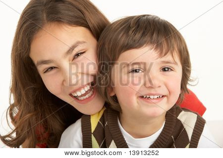 Retrato de estúdio de irmão e irmã