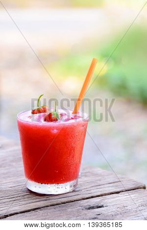 strawberry smoothies, allow to cool, Perfect to quench thirst in this hot weathe shallow DOF