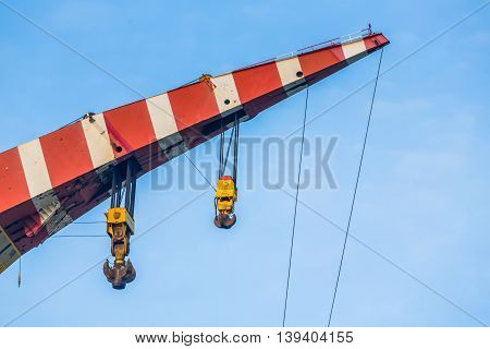 Crane Top In Red And White Colors