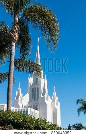 La Jolla, California/usa - February 24, 2018:  A Gilded Statue Of The Angel Moroni Blowing A Horn At