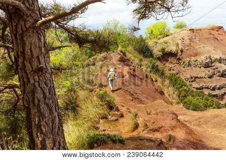 Hike in Na Pali coast in Kauai icland, Hawaii