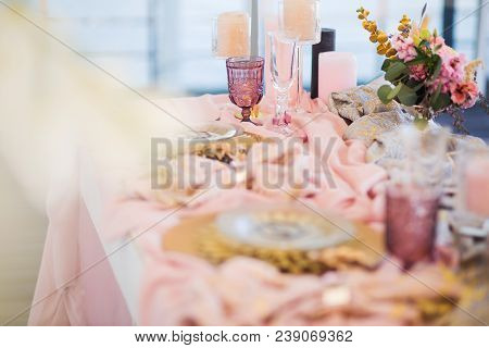 Beautiful European Wedding Table Decoration And Candles With Vintage Style