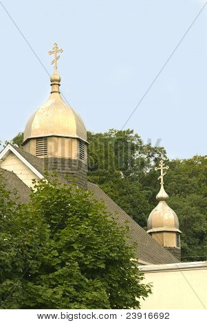 Gouden koepels en kruisen