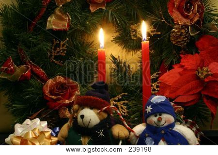Jedno Boże Narodzenie wieniec, jeden bałwan nadziewane i jeden nadziewane pluszowego misia